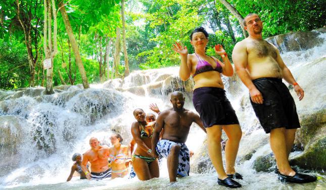 Appartamento Chill On The Hill Ocho Rios Esterno foto